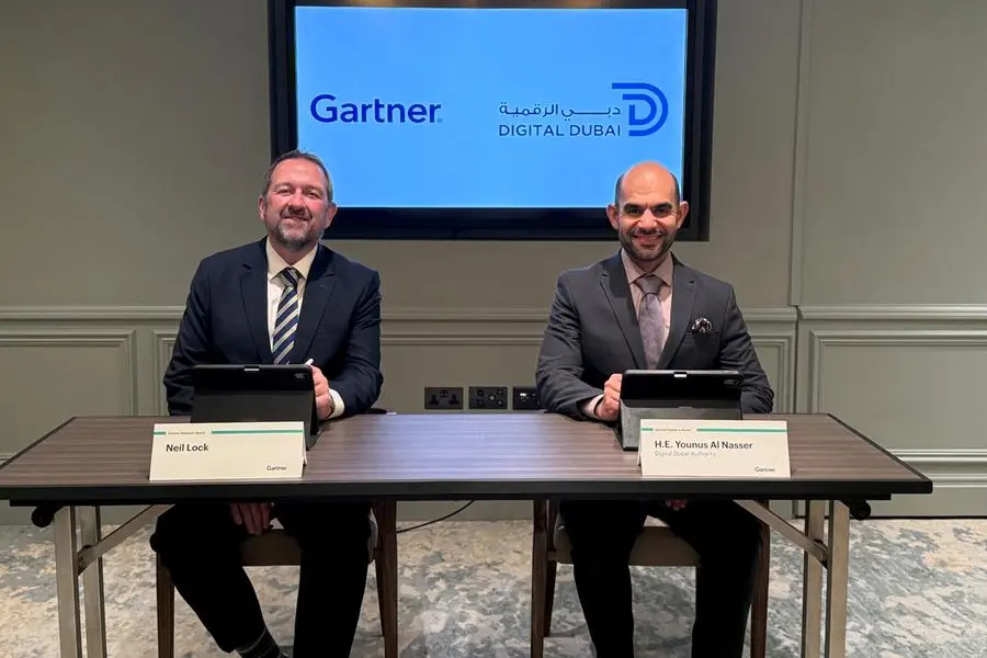 Mr. Neil Lock, Vice President and Program Director, The Research Board at Gartner, and H.E. Younus Al Nasser, Chief Executive, Dubai Data & Statistics Establishment, Digital Dubai. Image Courtesy: Digital Dubai