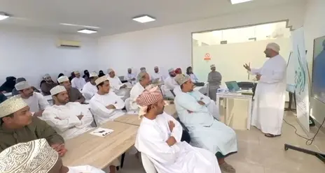 بنك ظفار يُشارك في جلسة نقاشية عن المؤسسات الصغيرة والمتوسطة في ولاية صلالة