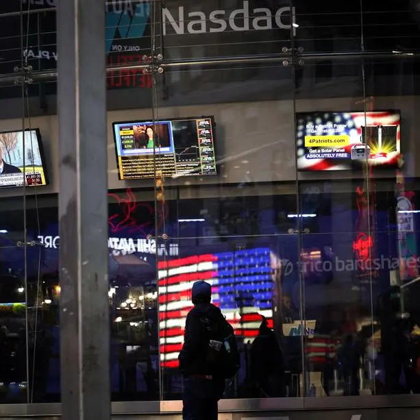 Stocks drop as valuation fears hit tech sector; gold rallies