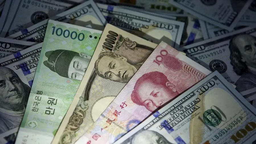 Dollar drifts lower as oil falls on Hormuz deal optimism