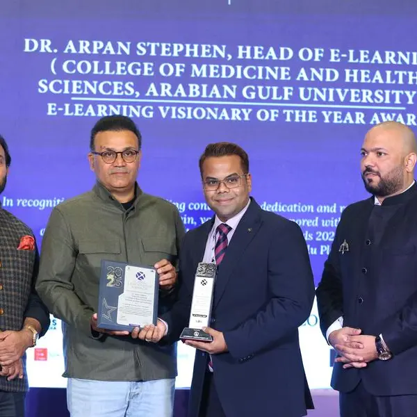 جامعة الخليج العربي تحصد جائزة \"رائد الرؤية في التعليم الإلكتروني\" للعام 2025