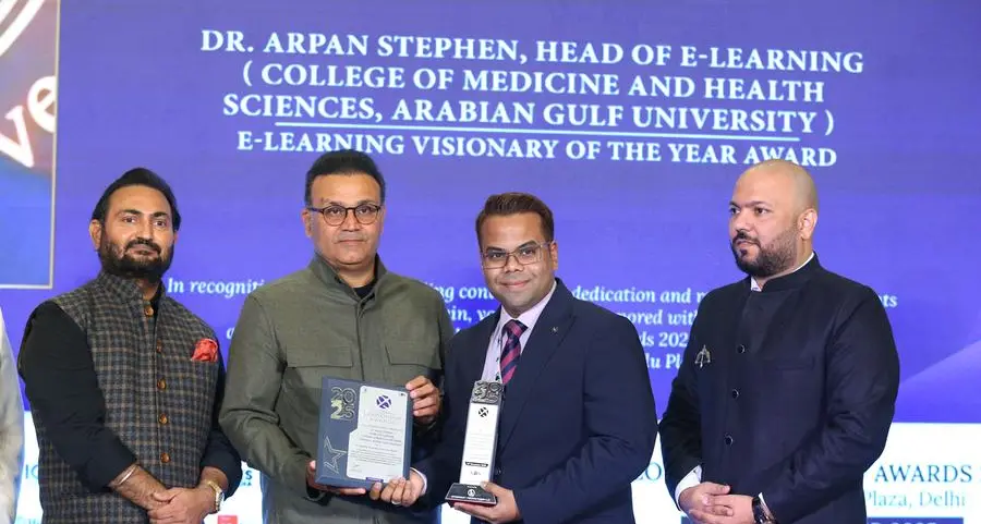 جامعة الخليج العربي تحصد جائزة \"رائد الرؤية في التعليم الإلكتروني\" للعام 2025