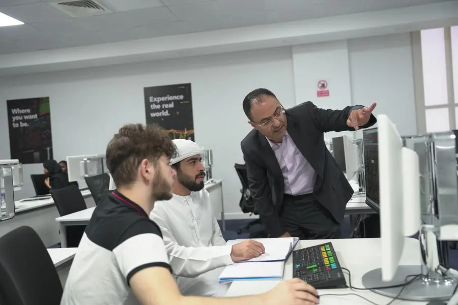 جامعة أبوظبي تطرح 21 برنامجاً جديداً لتطوير الكفاءات المستقبلية