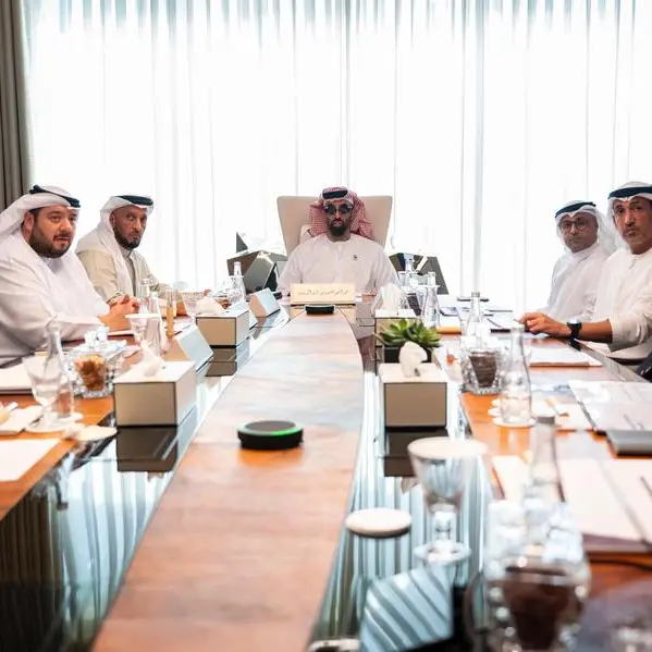 طحنون بن زايد يترأس اجتماع مجلس إدارة \"القابضة\" (ADQ)