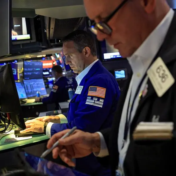 Dollar eases, yen gains ahead of US payrolls, chipmaker stocks struggle
