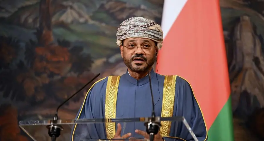 Oman: Foreign Minister bids farewell to outgoing ambassadors