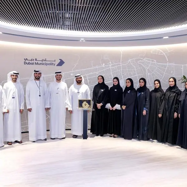 بلدية دبي \"أفضل جهة حكومية في تمكين الشباب\" بحسب جوائز الخليج للموارد البشرية للعام 2025