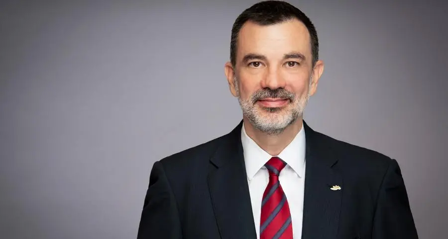 المشرق أول بنك إماراتي يقدّم للمصريين غير المقيمين حسابات فورية رقمية عبر الحدود