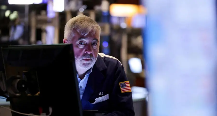 Yields fall to three-week low as economic data weakens