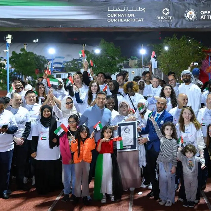 كوادر الرعاية الصحية تسجل رقماً قياسياً في غينيس بتوحيد 64 جنسية تحت راية واحدة دعماً للإمارات
