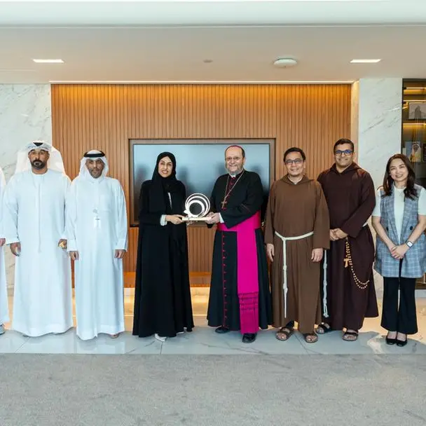 هيئة تنمية المجتمع تستقبل المطران باولو مارتينيلي وتسلط الضوء على نموذج دبي في التعايش وسلامة المجتمع