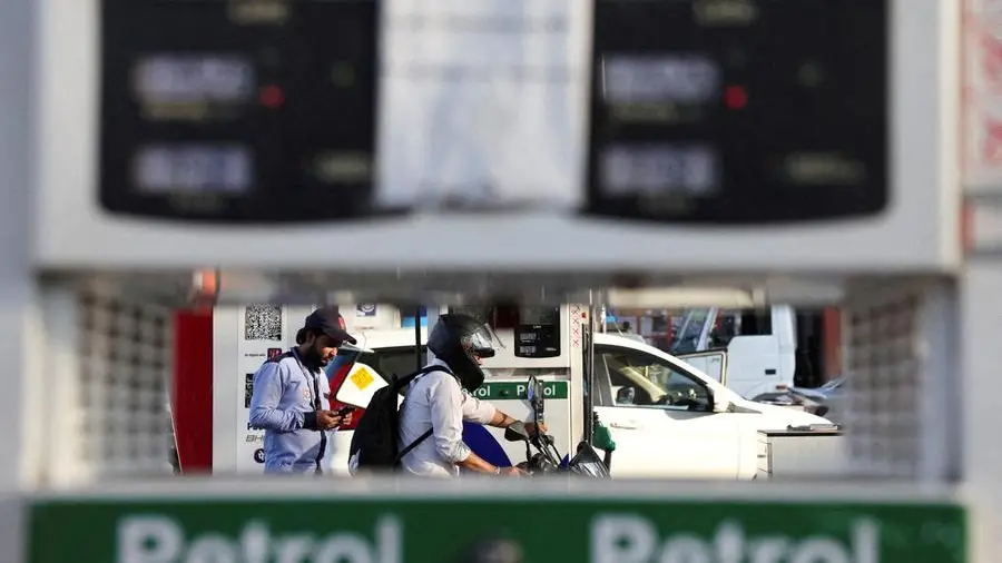 India's opposition urges government to absorb oil price shock, warns on growth