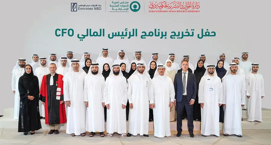 مجلس تنمية الموارد البشرية الإماراتية في دبي يحتفي بتخريج الدفعة الأولى من برنامج الرئيس المالي CFO لإعداد قيادات مالية إماراتية مستقبلية