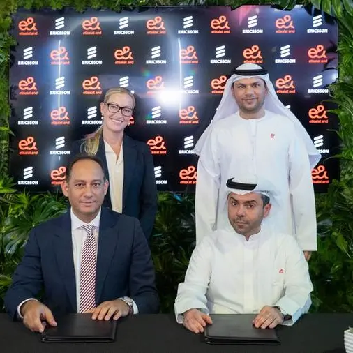 إريكسون و\"إي آند\" توقعان اتفاقيات لتعزيز وتسريع الانتقال إلى الحلول السحابية وشبكات الجيل التالي