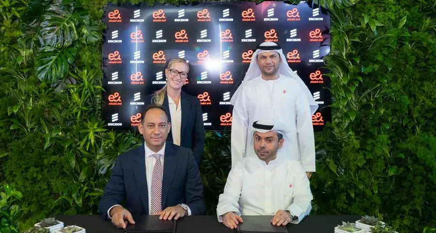 إريكسون و\"إي آند\" توقعان اتفاقيات لتعزيز وتسريع الانتقال إلى الحلول السحابية وشبكات الجيل التالي