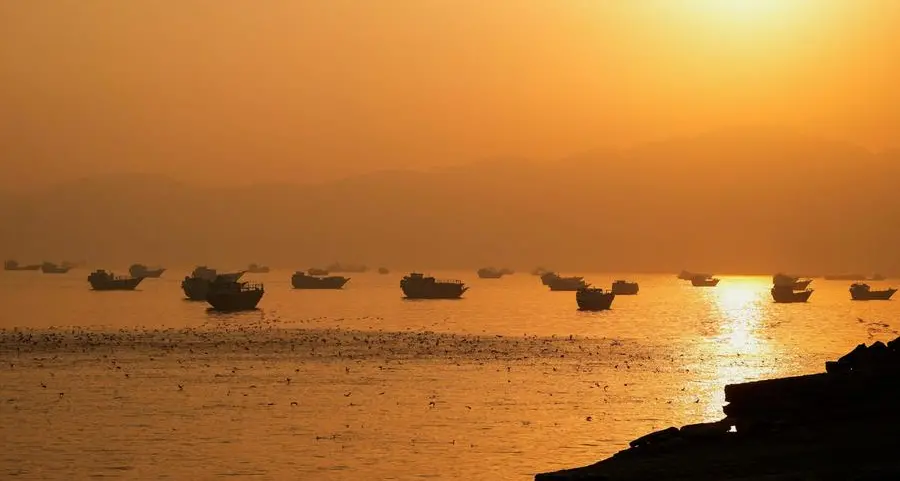 Oil shipments rise in Hormuz although questions grow over Iran's transit terms
