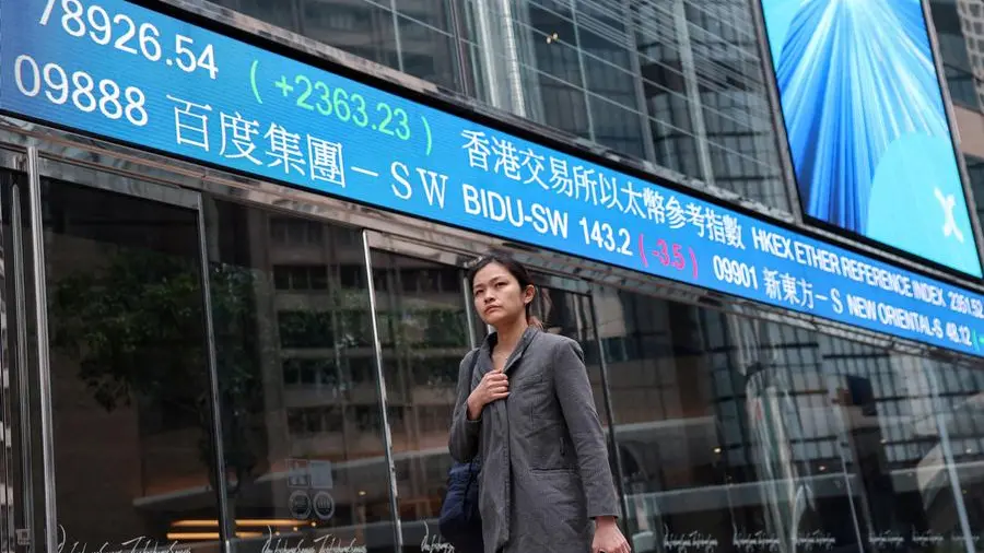 Stocks steady as tech recovers; peace talk uncertainty boosts dollar