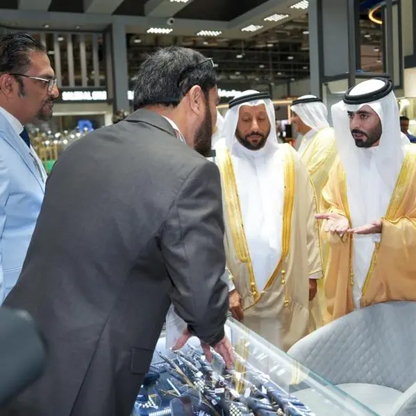 الشيخ خالد بن عبد الله بن سلطان القاسمي يفتتح فعاليات النسخة السابعة من \"معرض جواهر الإمارات 2026\"