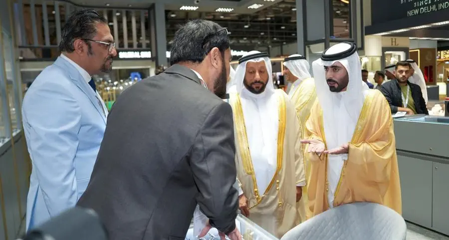 الشيخ خالد بن عبد الله بن سلطان القاسمي يفتتح فعاليات النسخة السابعة من \"معرض جواهر الإمارات 2026\"