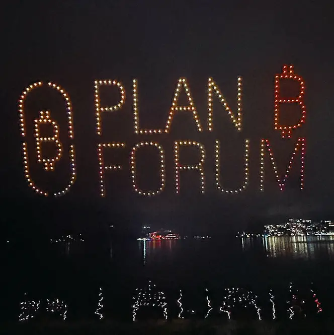 Cyberdrone premieres its 3rd light drone show at Plan ₿ Forum in Lugano, featuring 400 drones