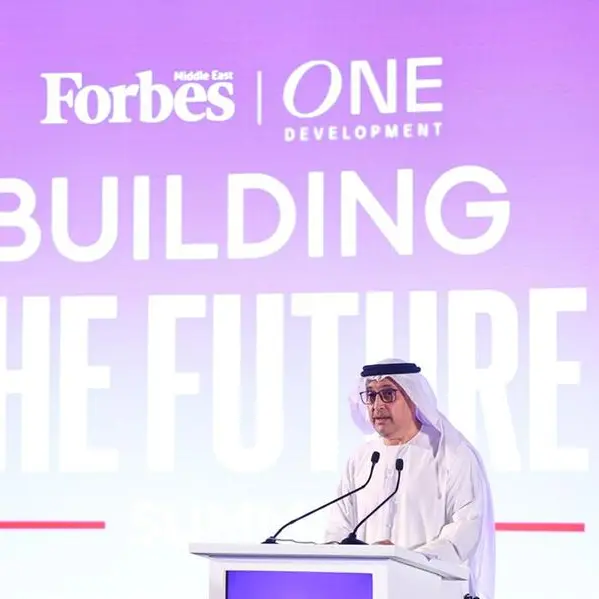 قمة فوربس الشرق الأوسط \"بناء المستقبل\" تنطلق في أبوظبي بالشراكة مع وزارة الطاقة والبنية التحتية ودائرة البلديات والنقل موحّدةً الجهود نحو مستقبل حضري أكثر ذكاءً واستدامة