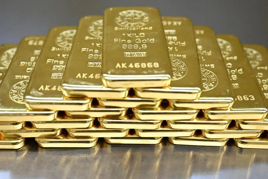 Gold heads for weekly gain as US tax-cut bill stokes fiscal worries