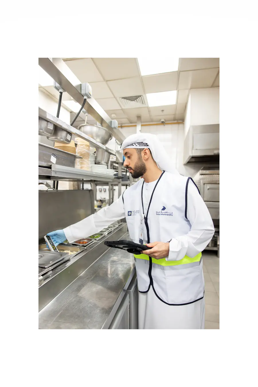 بلدية دبي تكثّف حملاتها الرقابية لتأمين عيد الفطر وضمان أعلى مستويات سلامة الغذاء والصحة العامة والنظافة