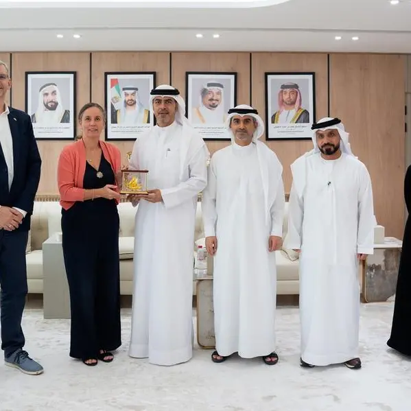 غرفة عجمان والقنصلية الألمانية تبحثان تعزيز التعاون الاقتصادي وتنمية الاستثمارات