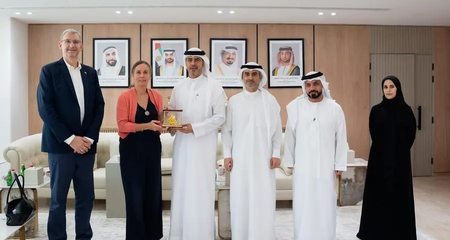 غرفة عجمان والقنصلية الألمانية تبحثان تعزيز التعاون الاقتصادي وتنمية الاستثمارات