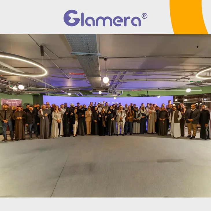 Glamera Holding acquires Bookr Group