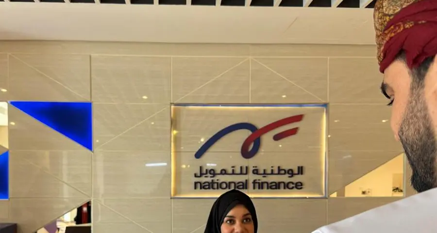 شركة الوطنية للتمويل توفـر خدمة الترجمة بالفيديو بلغة الإشارة في فروعها وبالتعـاون مع SignBook Oman