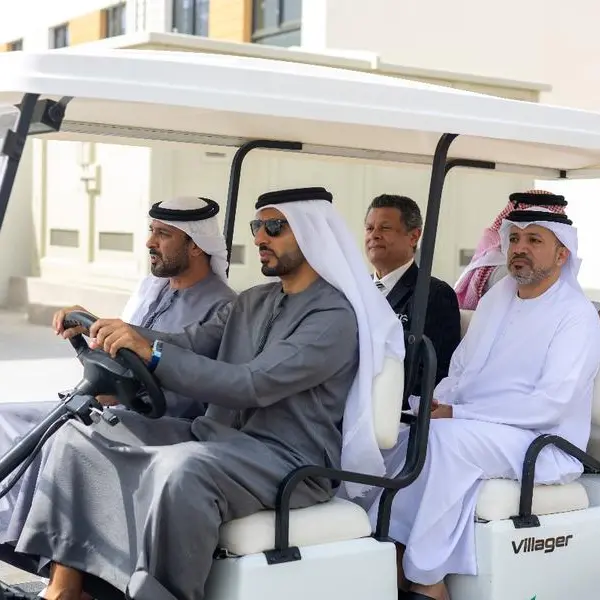 عبدالعزيز بن حميد النعيمي وراشد بن حميد النعيمي يزوران مشروع مجتمع «أزهى» السكني في عجمان