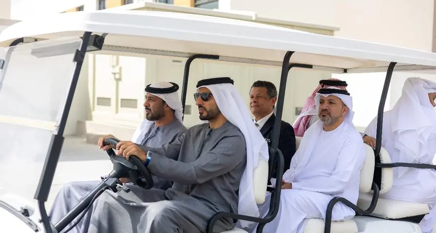 عبدالعزيز بن حميد النعيمي وراشد بن حميد النعيمي يزوران مشروع مجتمع «أزهى» السكني في عجمان