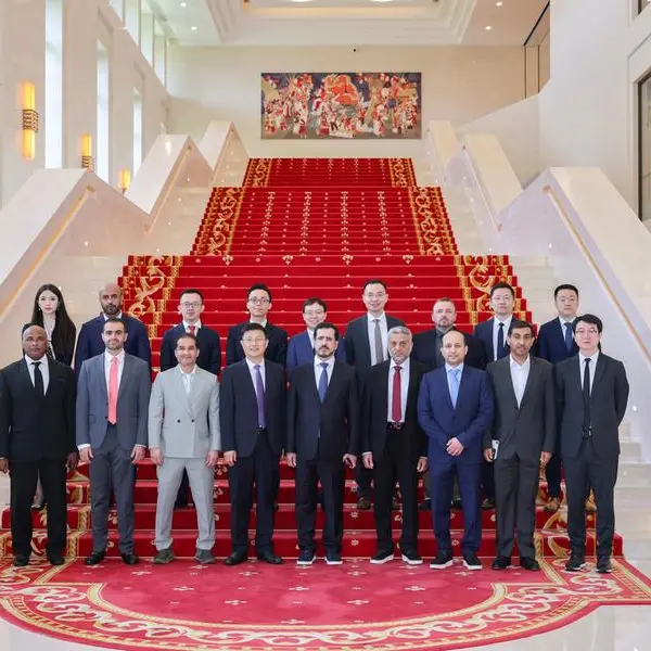 هيئة كهرباء ومياه دبي تعزز التعاون مع عدد من الشركات الصينية الرائدة في تقنيات الطاقة النظيفة وأنظمة تخزينها بالبطاريات