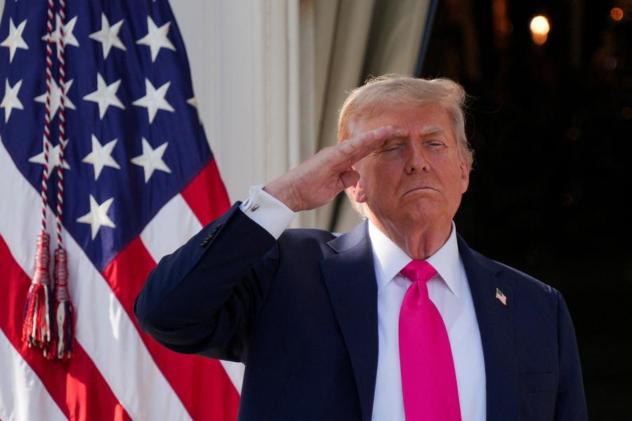 Trump order to help open up retirement plans to private markets, WSJ reports