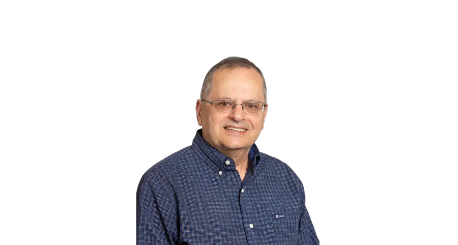 محمد بن راشد يهنئ البروفيسور بادي هاني لفوزه بجائزة \"نوابغ العرب 2025\" عن فئة الاقتصاد