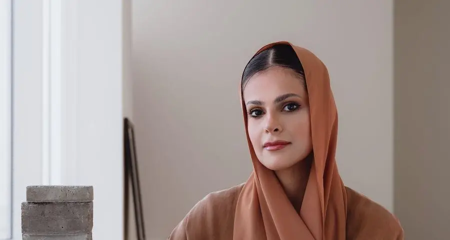 ذا سانت ريجيس أبوظبي وكلية الفنون والصناعات الإبداعية في جامعة زايد يحتفيان بيوم المرأة الإماراتية