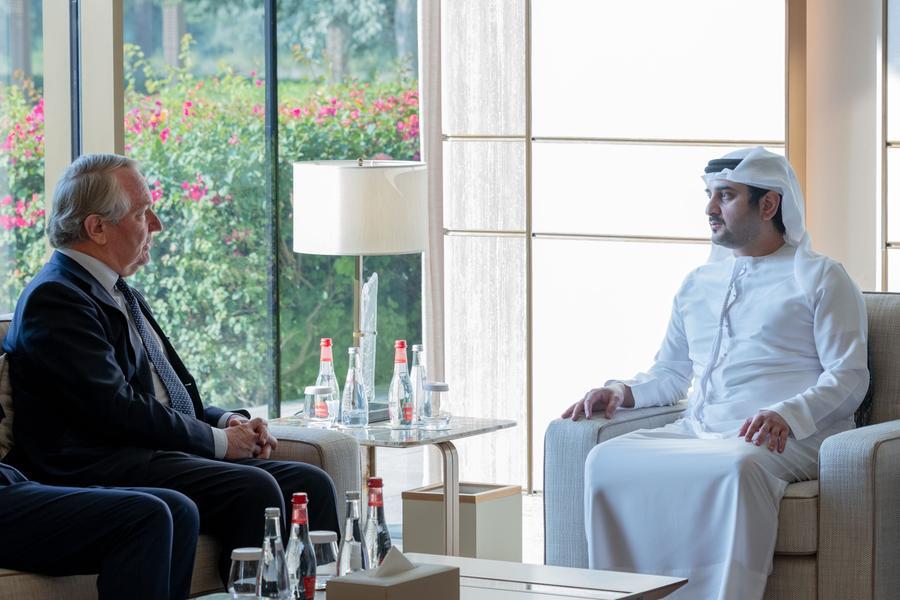 Maktoum bin Mohammed meets with Chairman of Deutsche Bank