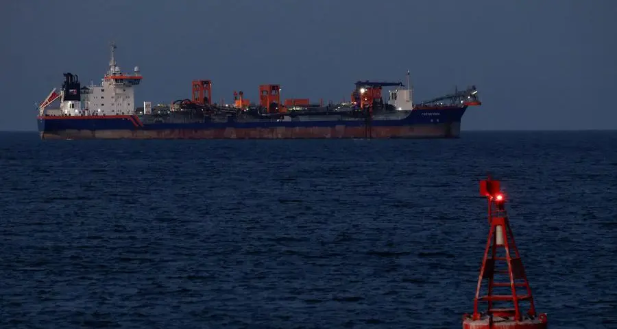 Oil falls on prospects for talks to end Iran war