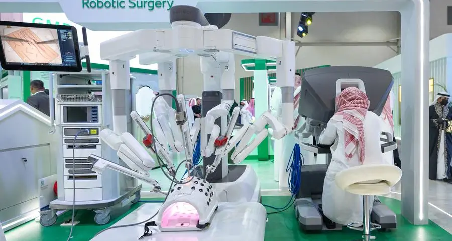 KFSHRC highlights its advancements in robotic surgery at the Global Health Exhibition 2025