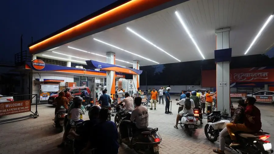 India curbs bulk fuel buying at retail pumps, caps diesel sales
