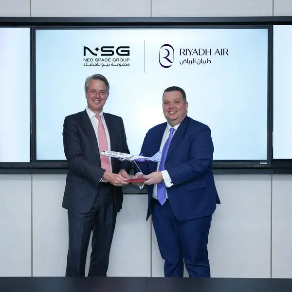 طيران الرياض ومجموعة نيو للفضاء يوقعان شراكة استراتيجية لتجهيز أسطول إيرباص A321بتقنيات اتصال فائق السرعة