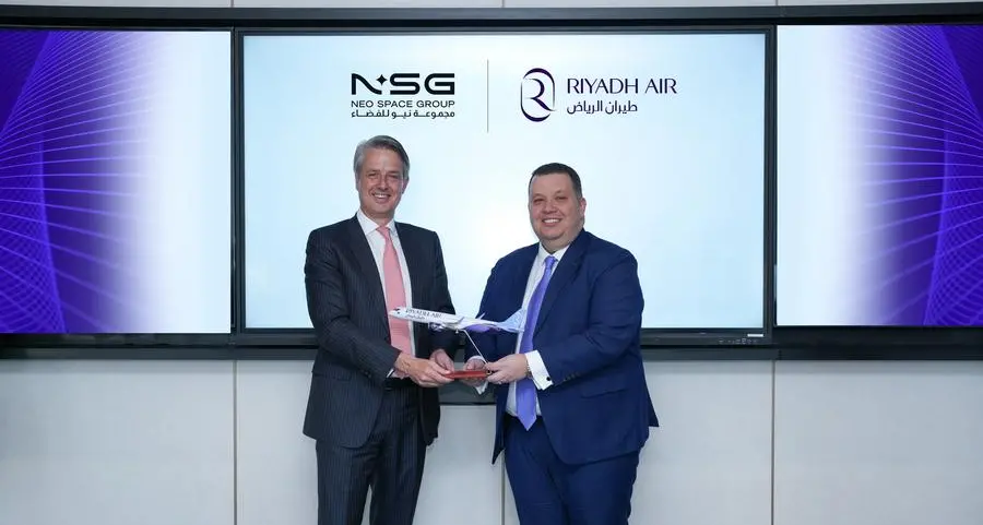 طيران الرياض ومجموعة نيو للفضاء يوقعان شراكة استراتيجية لتجهيز أسطول إيرباص A321بتقنيات اتصال فائق السرعة