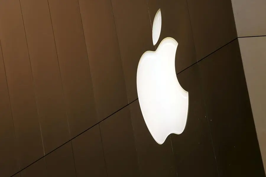 FILE PHOTO: The Apple logo is seen at the flagship Apple retail store in San Francisco, California April 27, 2015. REUTERS/Robert Galbraith. , Reuters