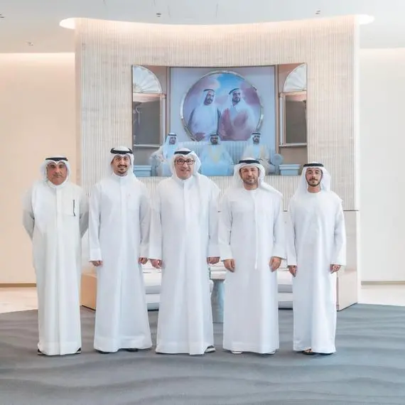 عبدالله بن دميثان والقنصل الكويتي يبحثان تعزيز التعاون التجاري والبحري