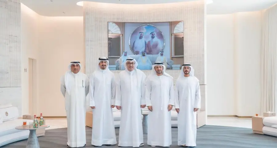 عبدالله بن دميثان والقنصل الكويتي يبحثان تعزيز التعاون التجاري والبحري