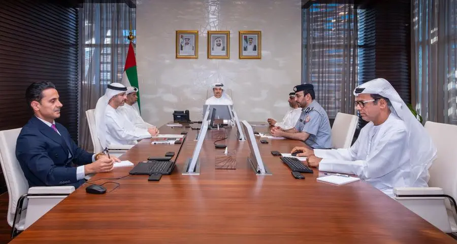 \"قضاء أبوظبي\" تعتمد مشاريع تقنية معززة بالذكاء الاصطناعي