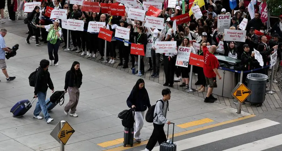 Air Canada cabin crew strike enters day four as talks resume