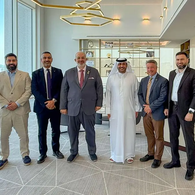أحمد بن شعفار يستقبل وفداً من ASHRAE للبحث في التقدم المحرز في تطوير الدليل المعياري لتبريد المناطق الذي يعمل عليه الطرفان
