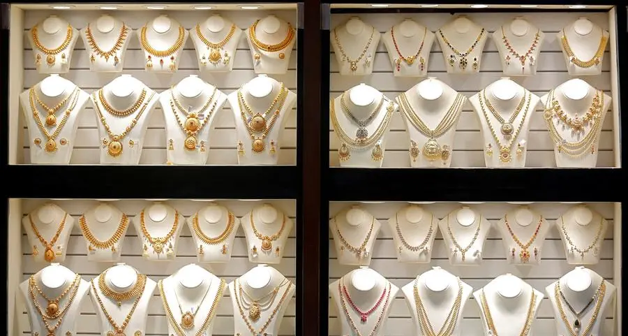 Gold steady as markets assess Mideast ceasefire talks